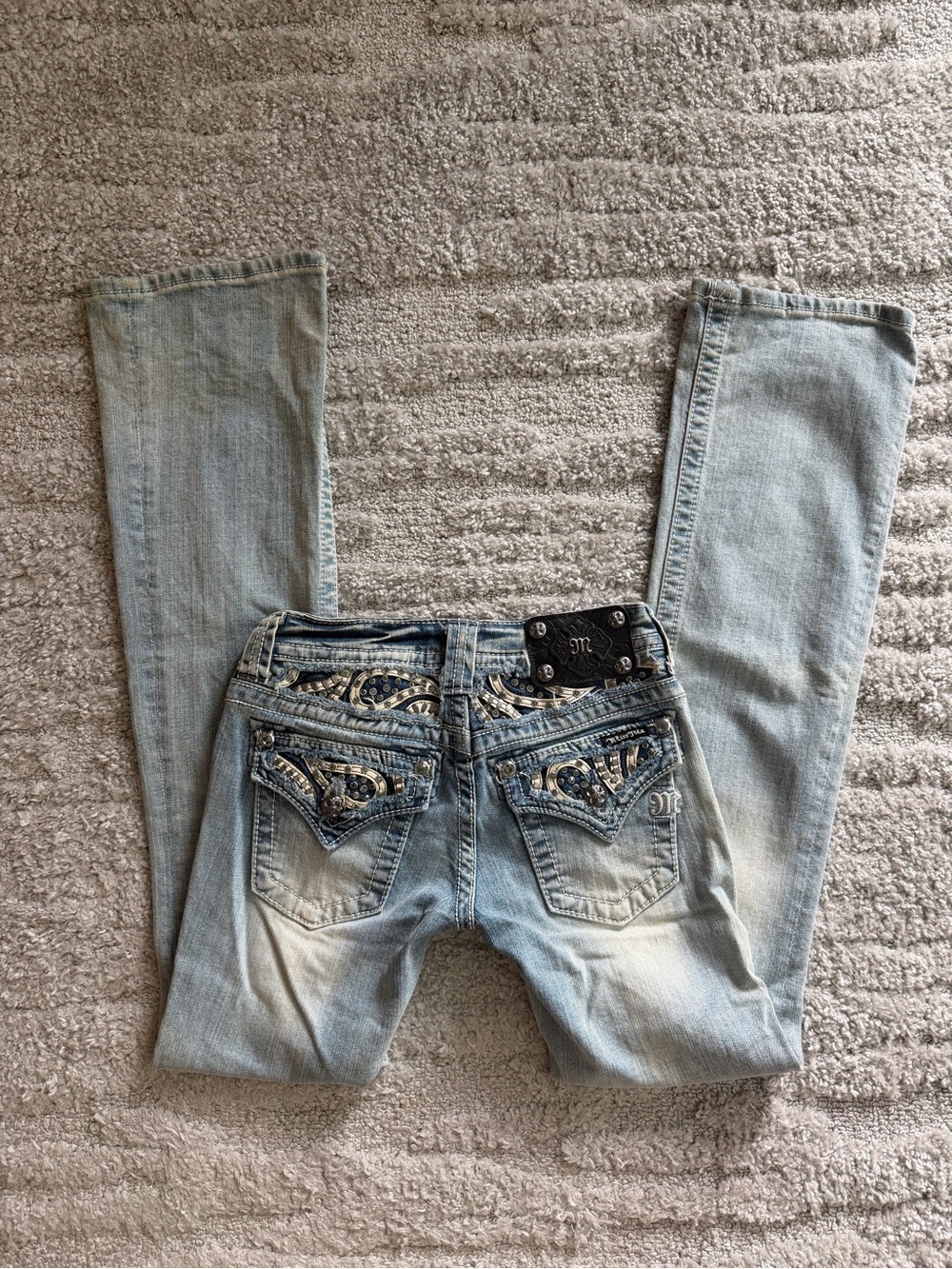 GUC Miss Me Size 24 Embellished Lowrise Bootcut Jeans